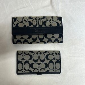 Coach Black and Cream Trifold Signature Wallet